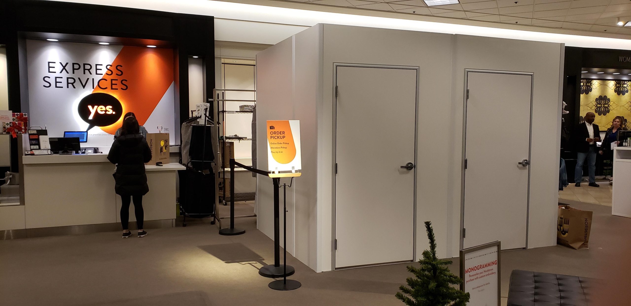 Nordstorms ADA Fitting Rooms - WALLS+FORMS